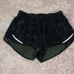 Lululemon Hotty hot shorts